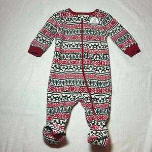 NWT - fleece footed newborn Christmas  sleeper. Size 0-3 months